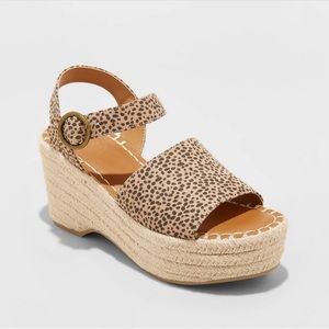 NEW NWT Womens Leopard Chic Espadrille Wedge Platform Sandal - 11